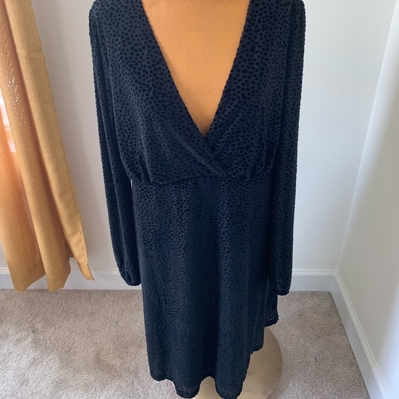 Velvet Textured Midi Dress - Picture 8 of 9